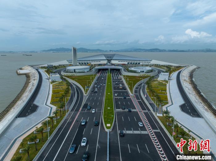 交通网越织越密 跨江跨海通道为大湾区经济注入动力(图1)