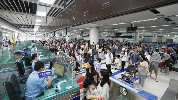 深圳湾口岸“热辣滚烫”(图3)